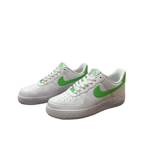 Women’s AF1 Low “White Action Green” 2023 - Picture 3 of 9